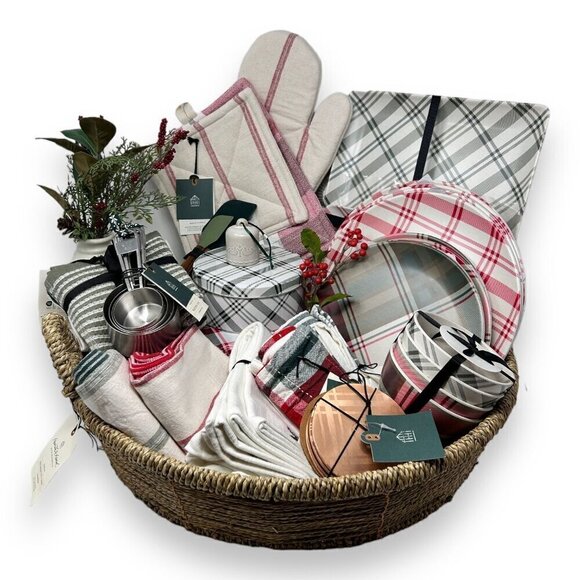 Hearth & Hand Magnolia 2pc Plaid Melamine Christmas Serving Trays Red/Green 2023 - Picture 8 of 10